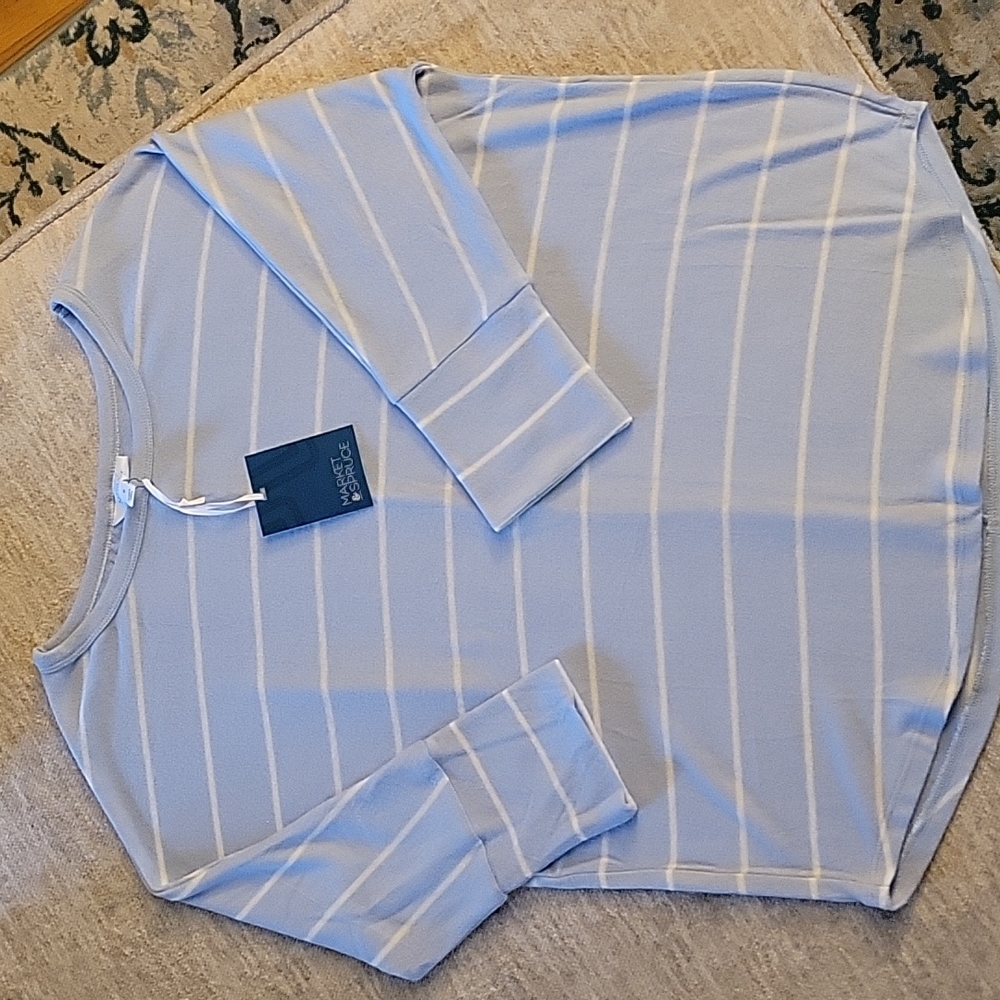 Market and Spruce light weight sweater